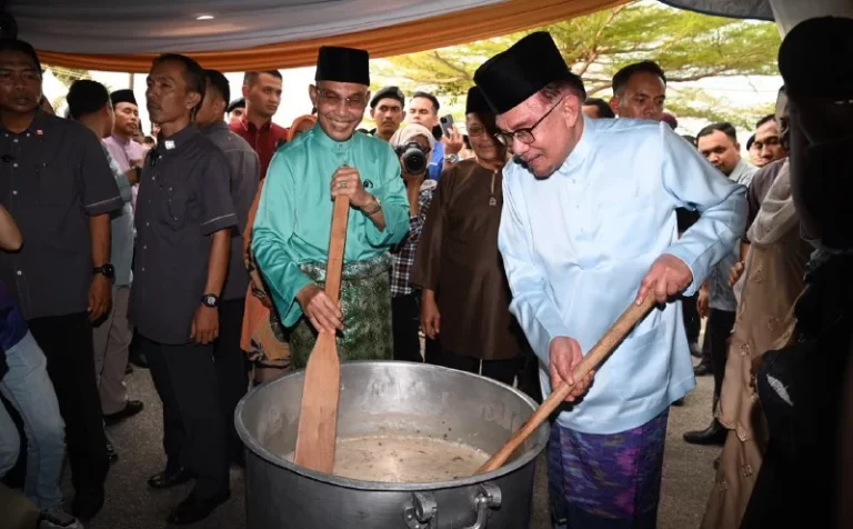 Urus Felda dengan lebih baik – Anwar