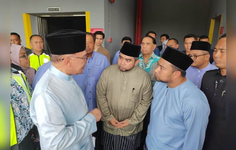 Anwar bersyukur atas penyatuan semula keluarga Nadir