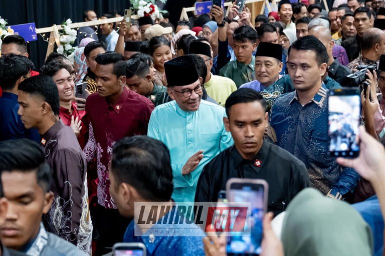 Nohtahkan kemiskinan tegar di Sabah walaupun rumit – Anwar