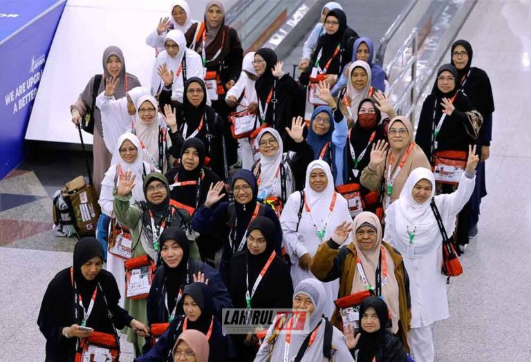 Kumpulan pertama terdiri dari 282 jemaah haji berlepas ke Tanah Suci
