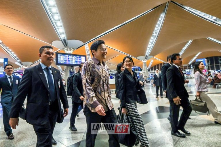 PM Singapura tiba di Malaysia erat kerjasama kedua-dua negara