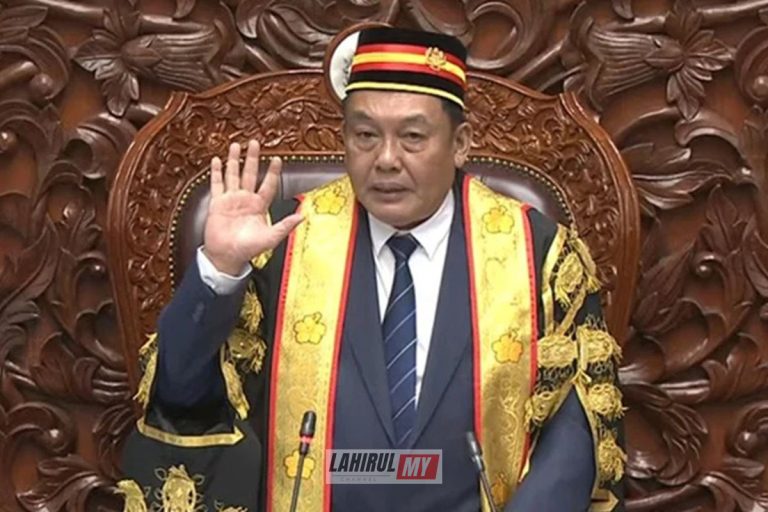 Awang Bemee Awang Ali Basah dilantik menjadi Yang Dipertua Dewan Negara ke-21