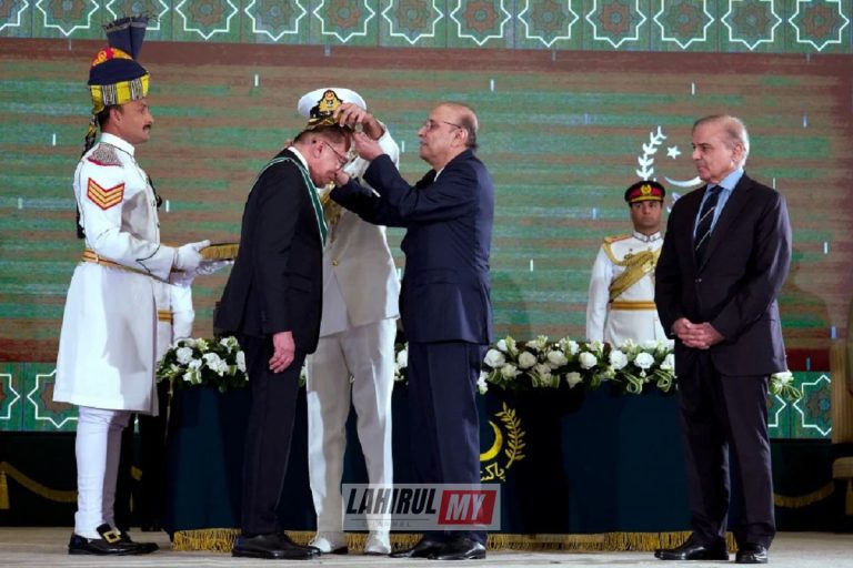 Pakistan kurniakan anugerah Nishan-e-Pakistan kepada Anwar