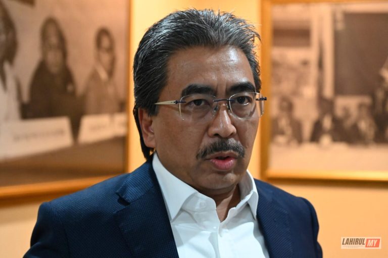 Kementerian jalankan usaha strategi bangunkan 409,000 hektar kebun getah terbiar – Johari